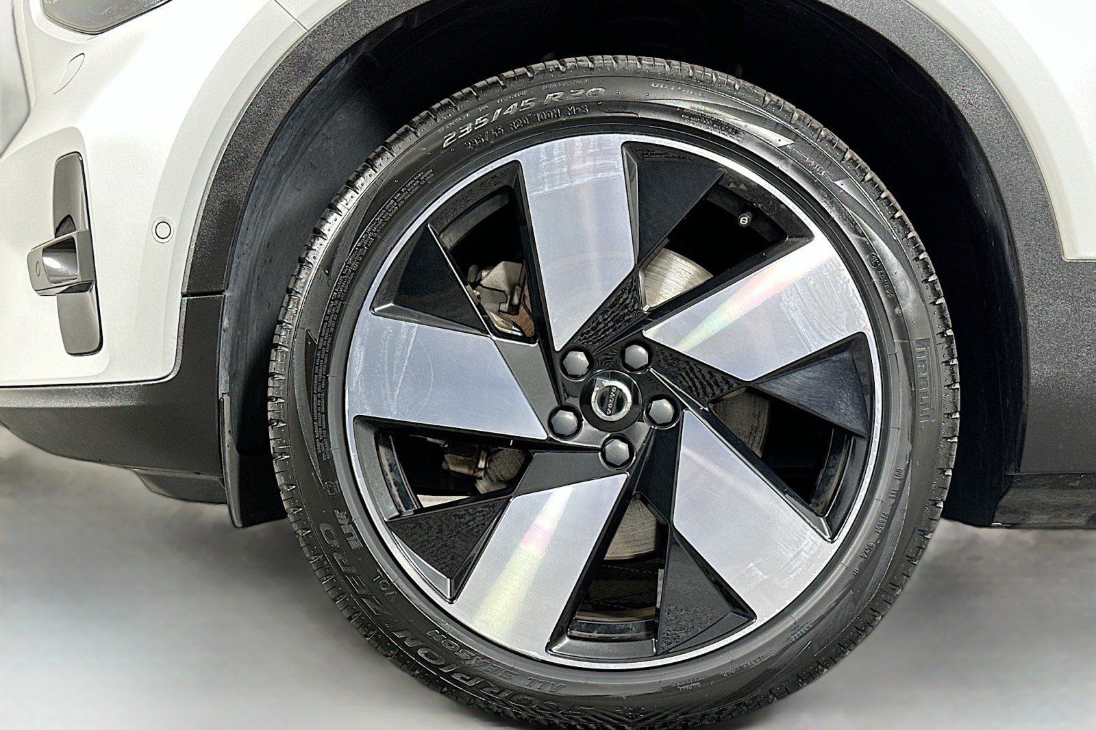 Used 2023 Volvo C40 P8 Recharge Ultimate AWD/4WD image 11