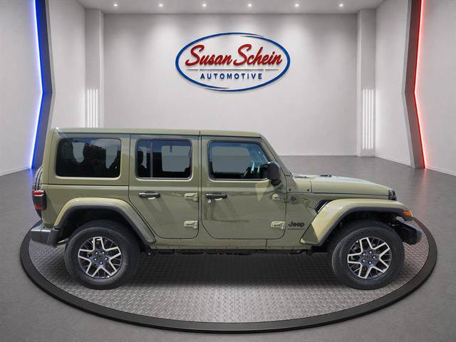 Used 2026 Jeep Wrangler Unlimited Sahara AWD/4WD image 4