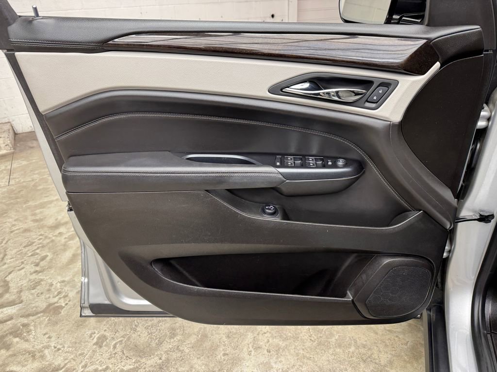 Used 2016 Cadillac SRX Luxury image 10