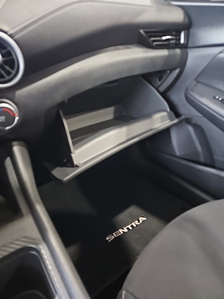 Used 2025 Nissan Sentra SV image 28