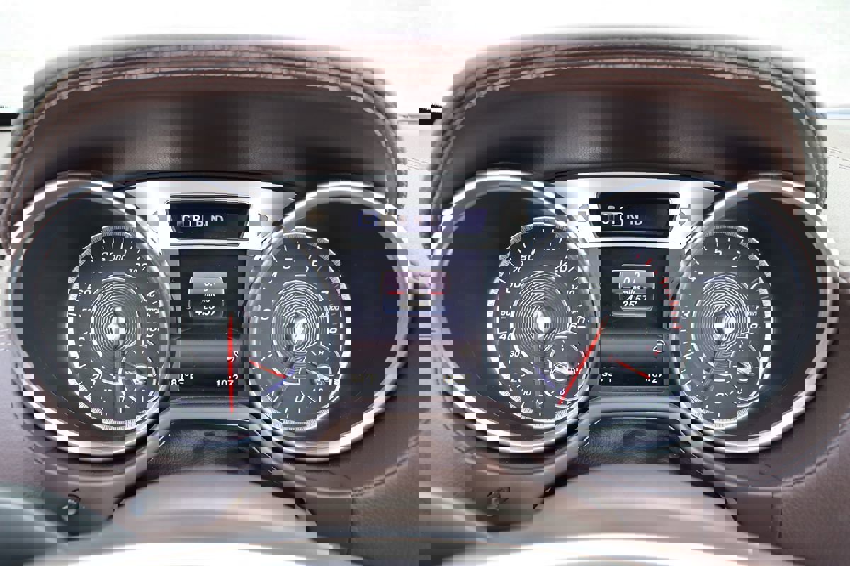 Used 2017 Mercedes-Benz SL 550 w/ Driver Assistance Package image 16