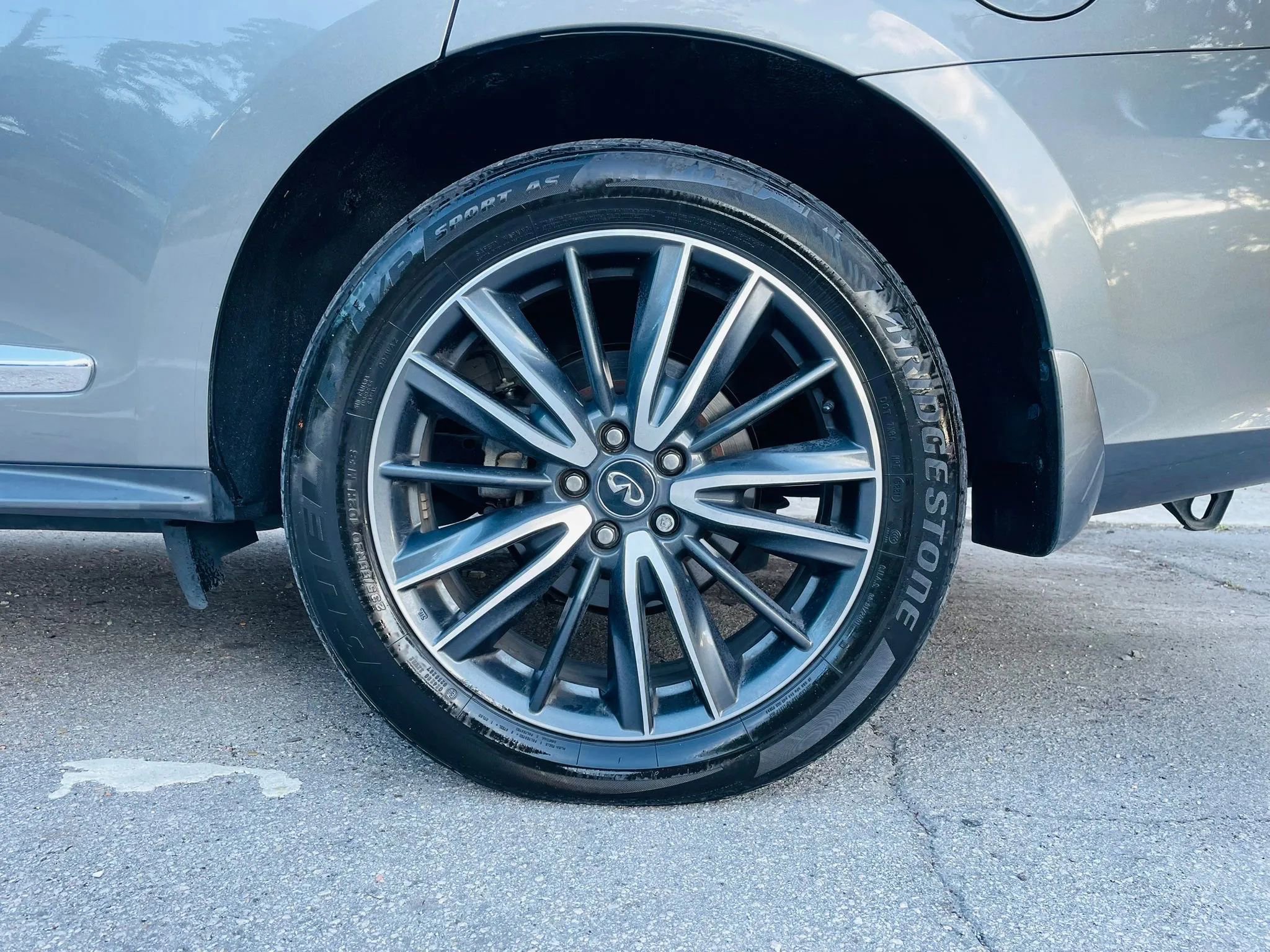 Used 2020 INFINITI QX60 Luxe w/ Sensory Package AWD/4WD image 16