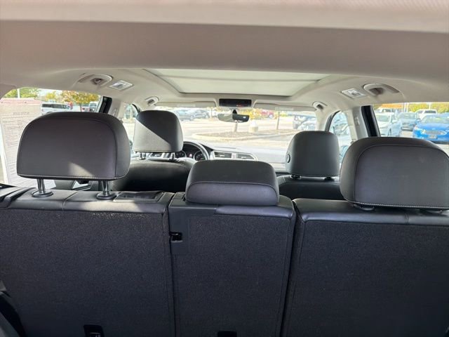 Used 2021 Volkswagen Tiguan SE w/ Panoramic Sunroof Package image 11