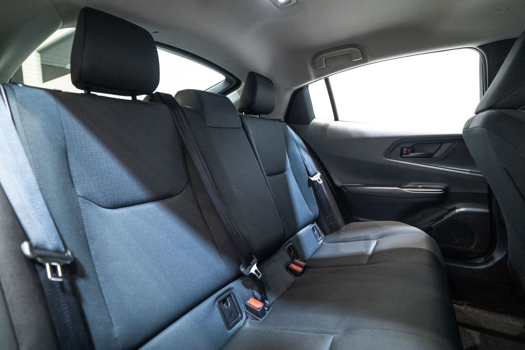 Used 2025 Toyota Prius LE image 32