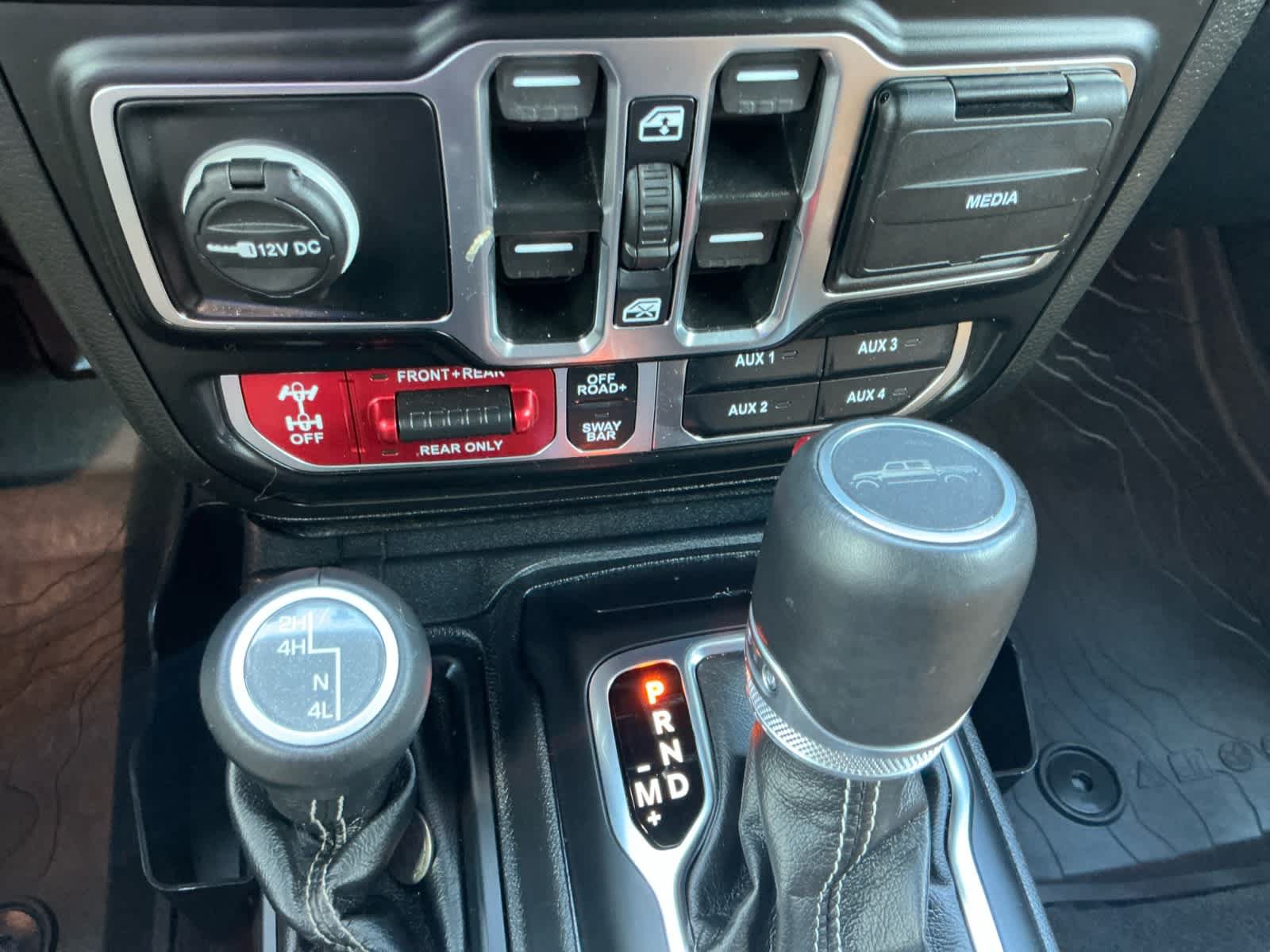 Used 2022 Jeep Gladiator Rubicon w/ LED Lighting Group AWD/4WD image 17