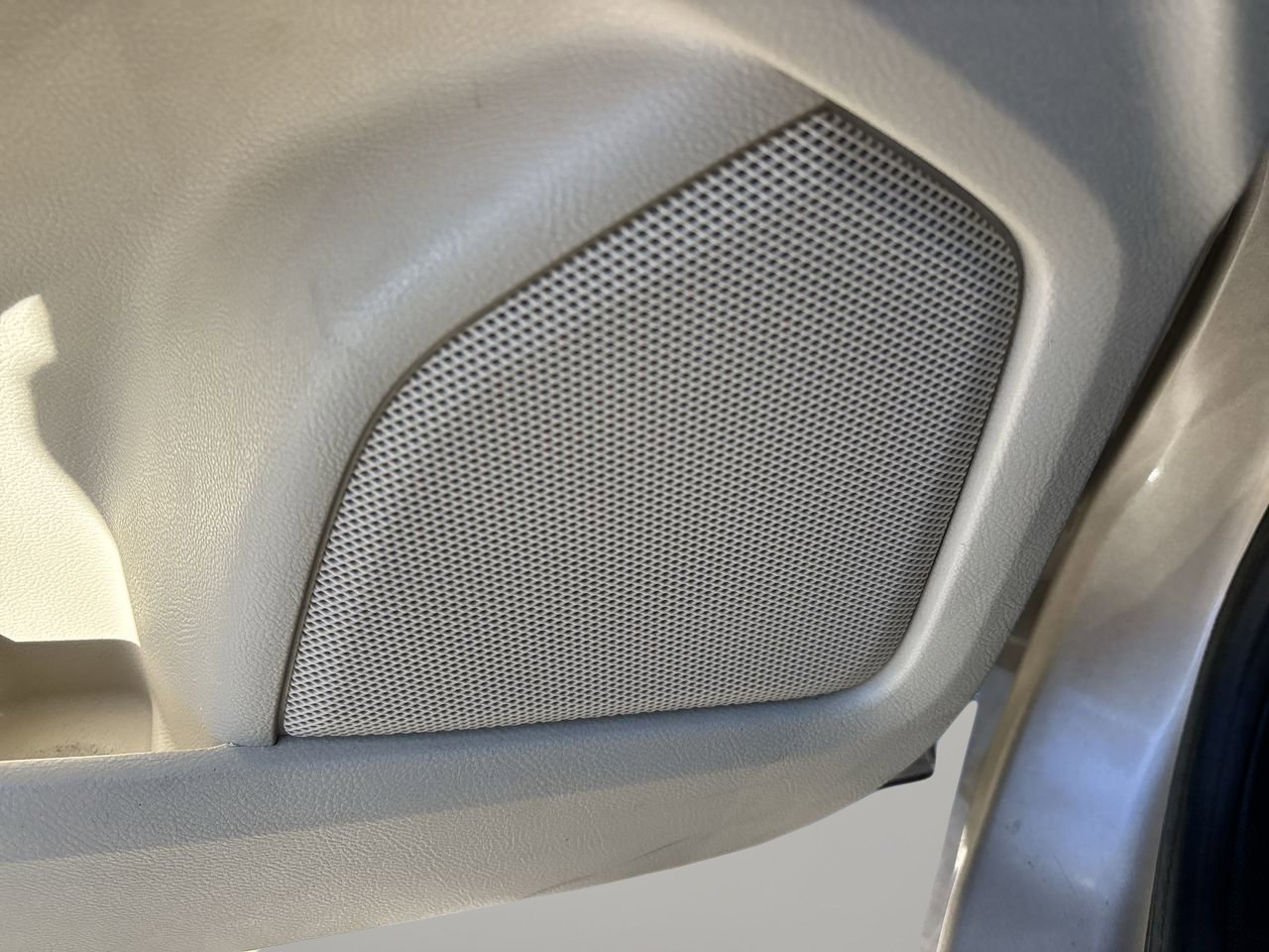 Used 2018 Ford Edge Titanium image 18