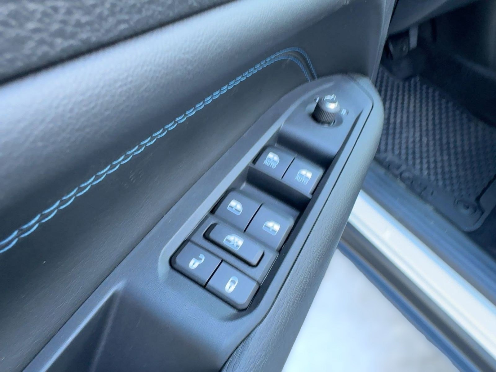 New 2026 Jeep Compass Latitude image 12