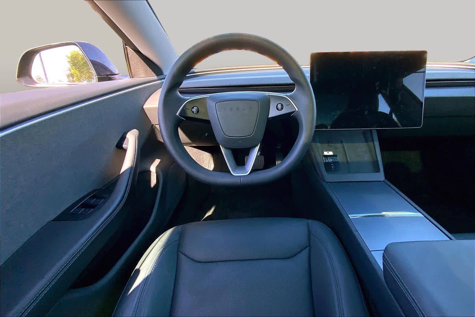 Used 2024 Tesla Model 3 Standard Range RWD image 5