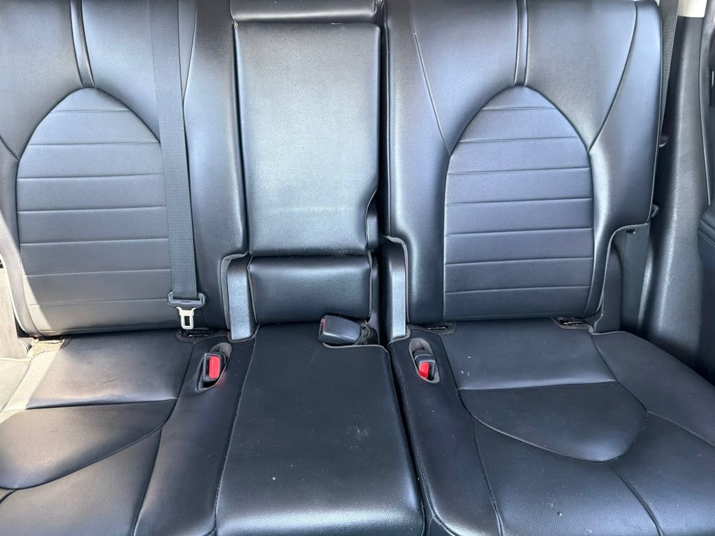 Used 2021 Toyota Highlander XLE AWD/4WD image 18