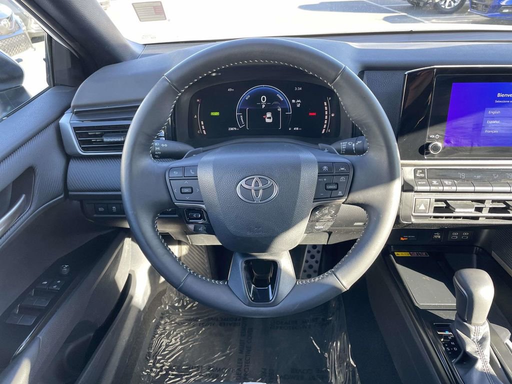 Used 2025 Toyota Camry SE image 25