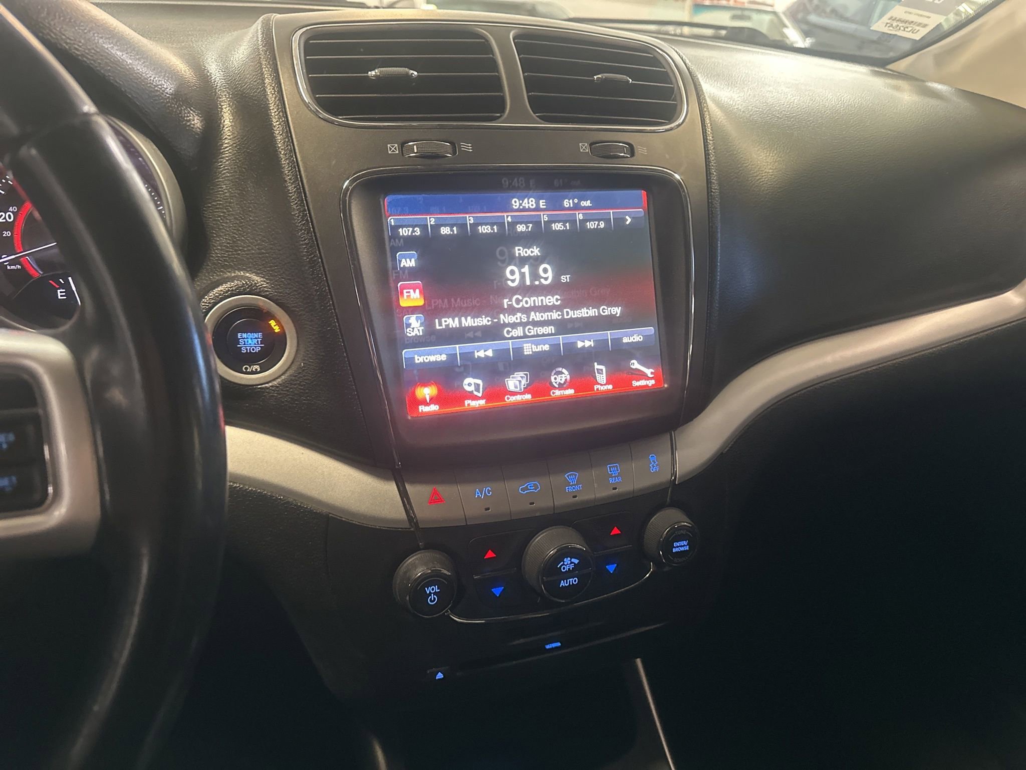 Used 2019 Dodge Journey SE image 17