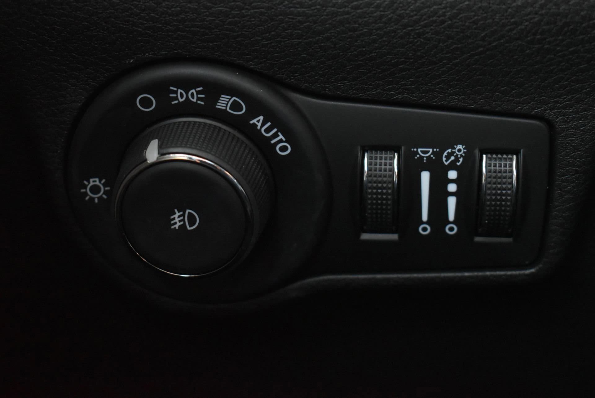 Used 2024 Jeep Compass Limited w/ Elite Group image 18
