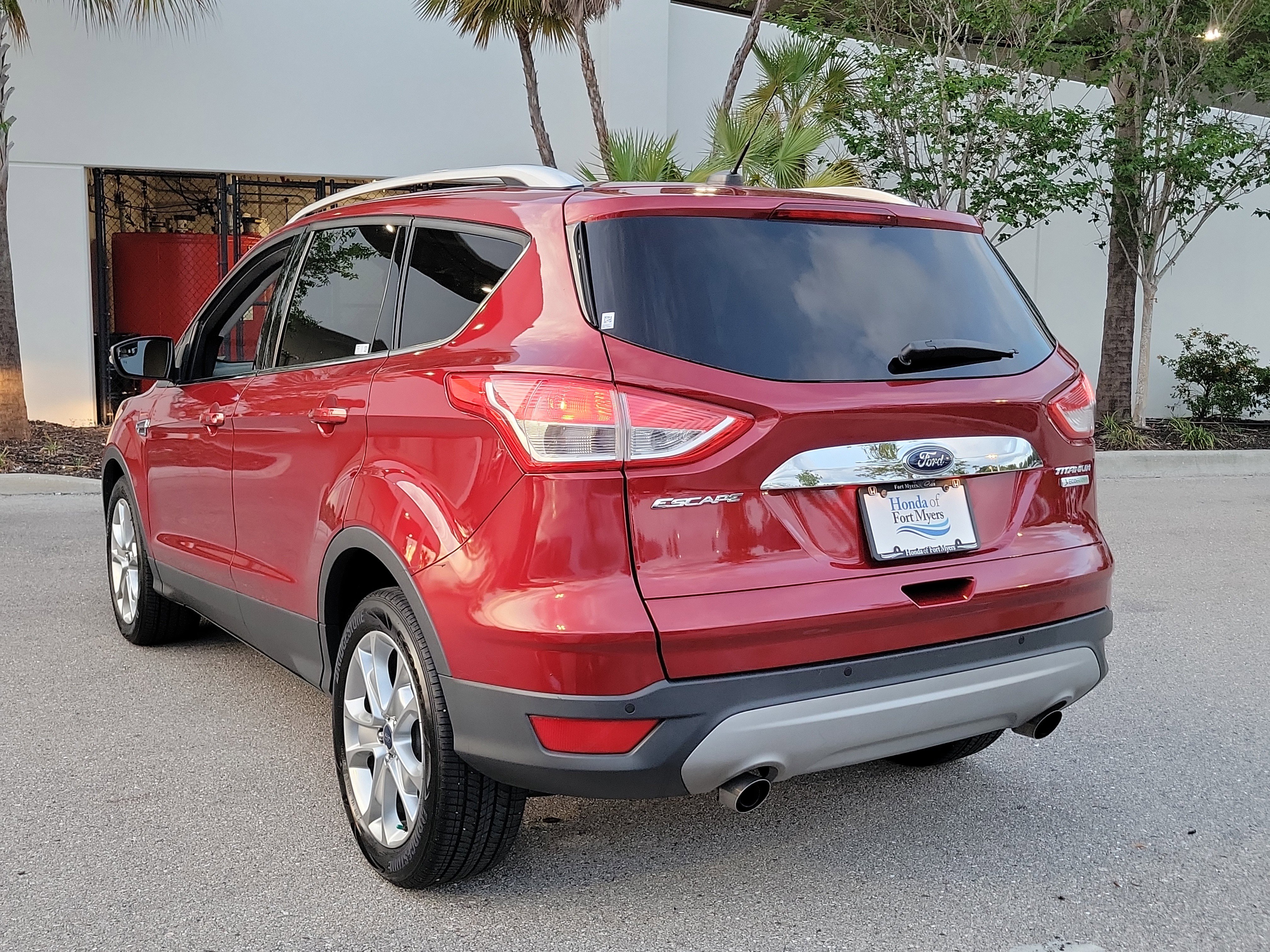 Used 2016 Ford Escape Titanium FWD image 5