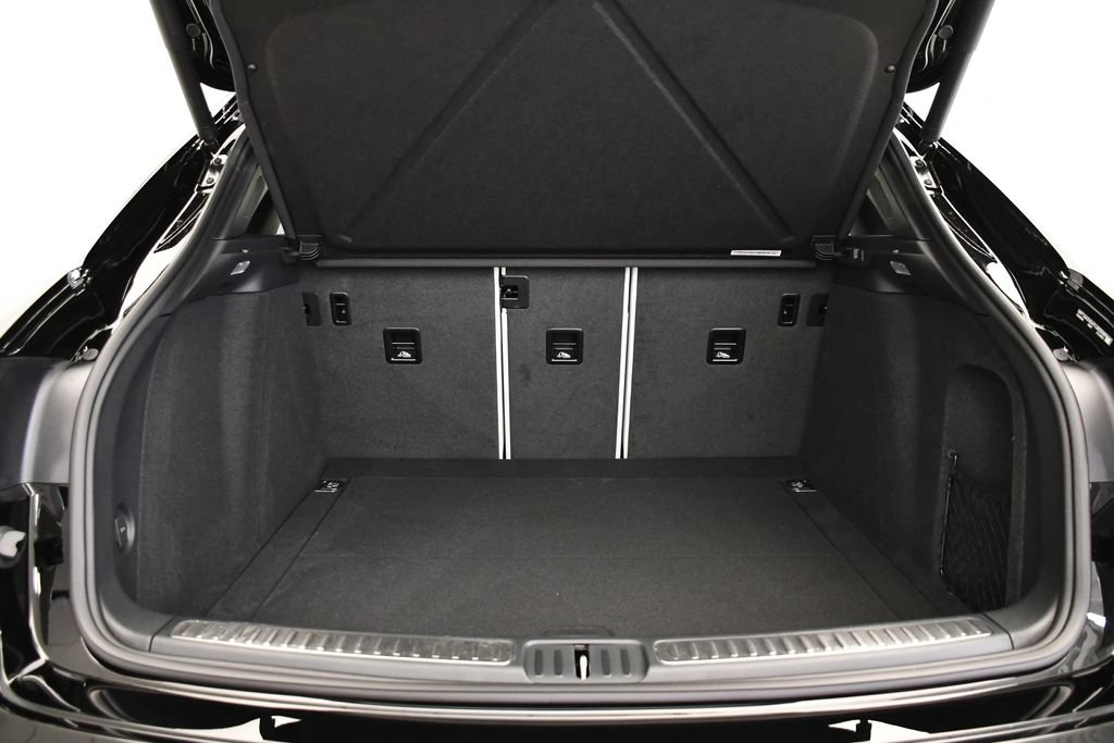 Certified 2026 Porsche Macan Turbo AWD/4WD image 57