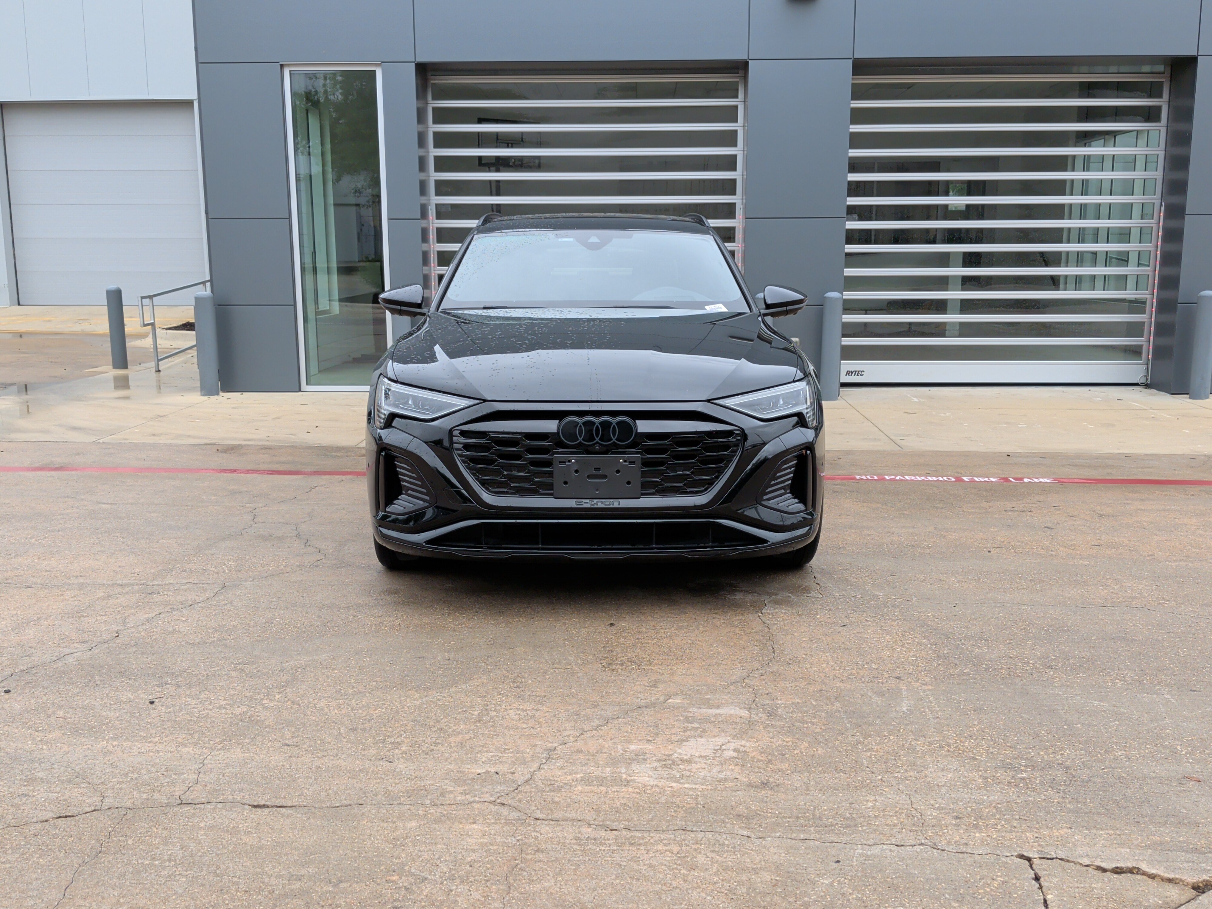 Used 2024 Audi Q8 e-tron Prestige w/ Prestige Package AWD/4WD image 3