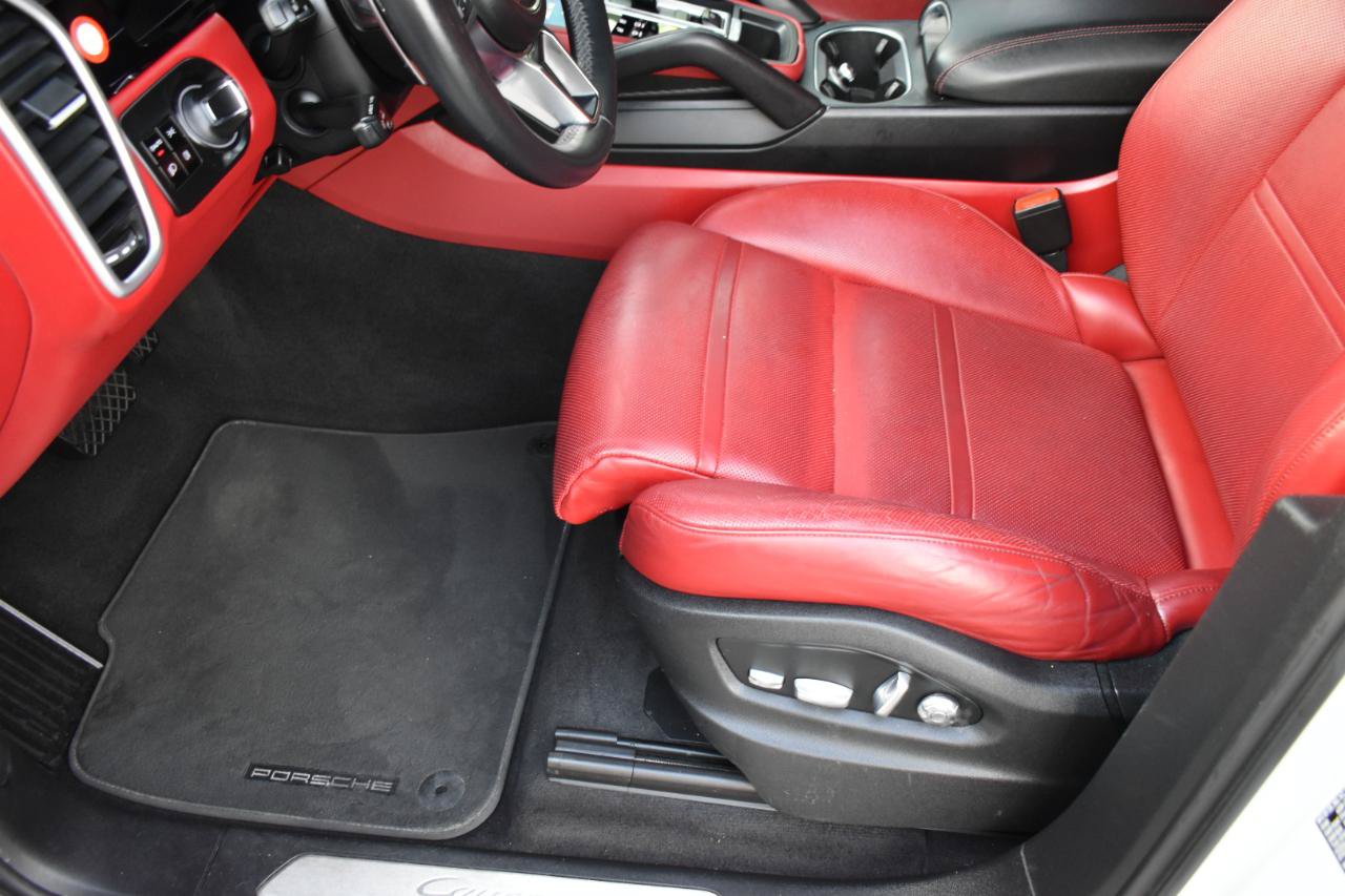 Used 2019 Porsche Cayenne AWD/4WD image 25