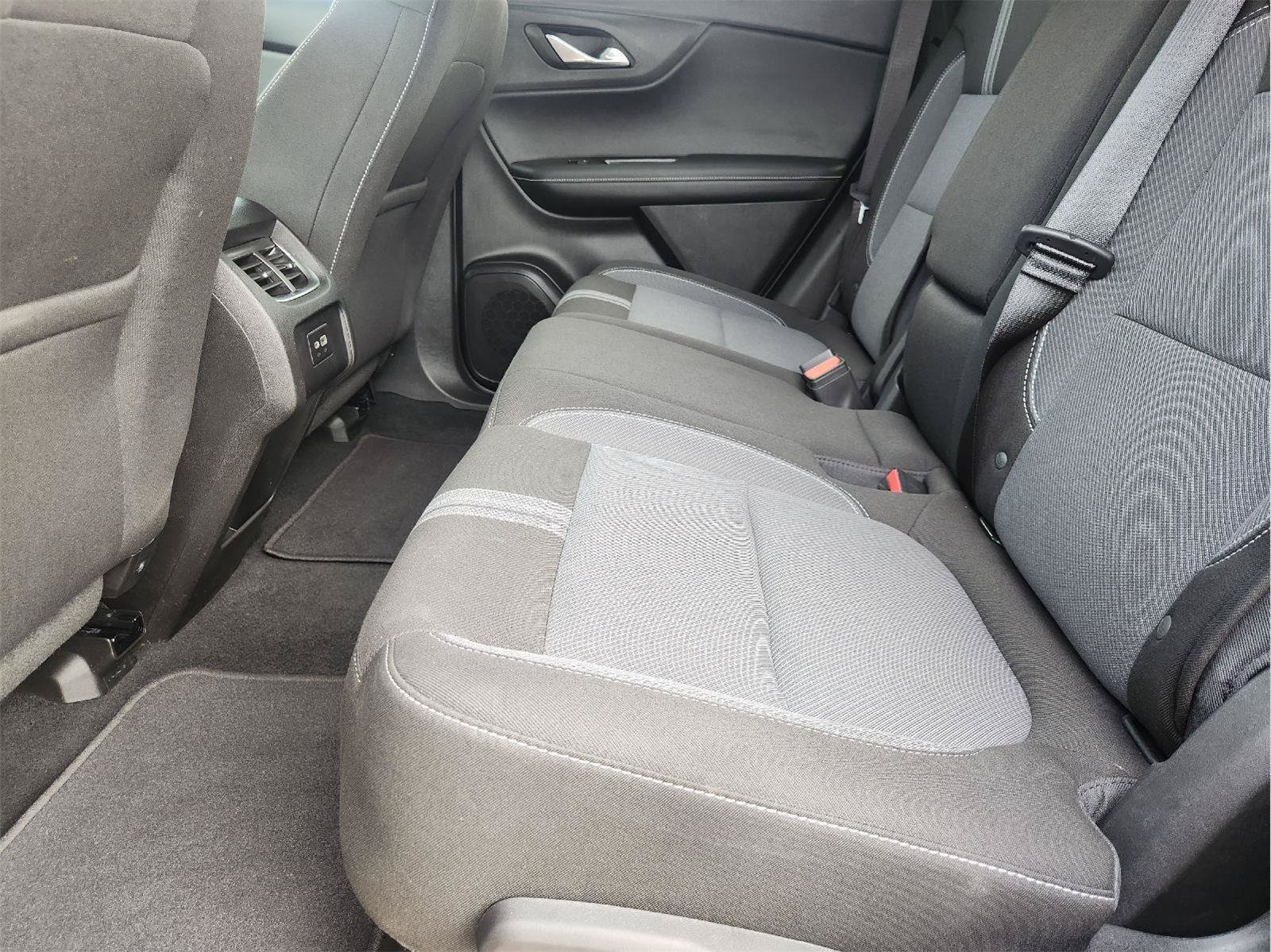 Certified 2026 Chevrolet Blazer LT FWD image 30