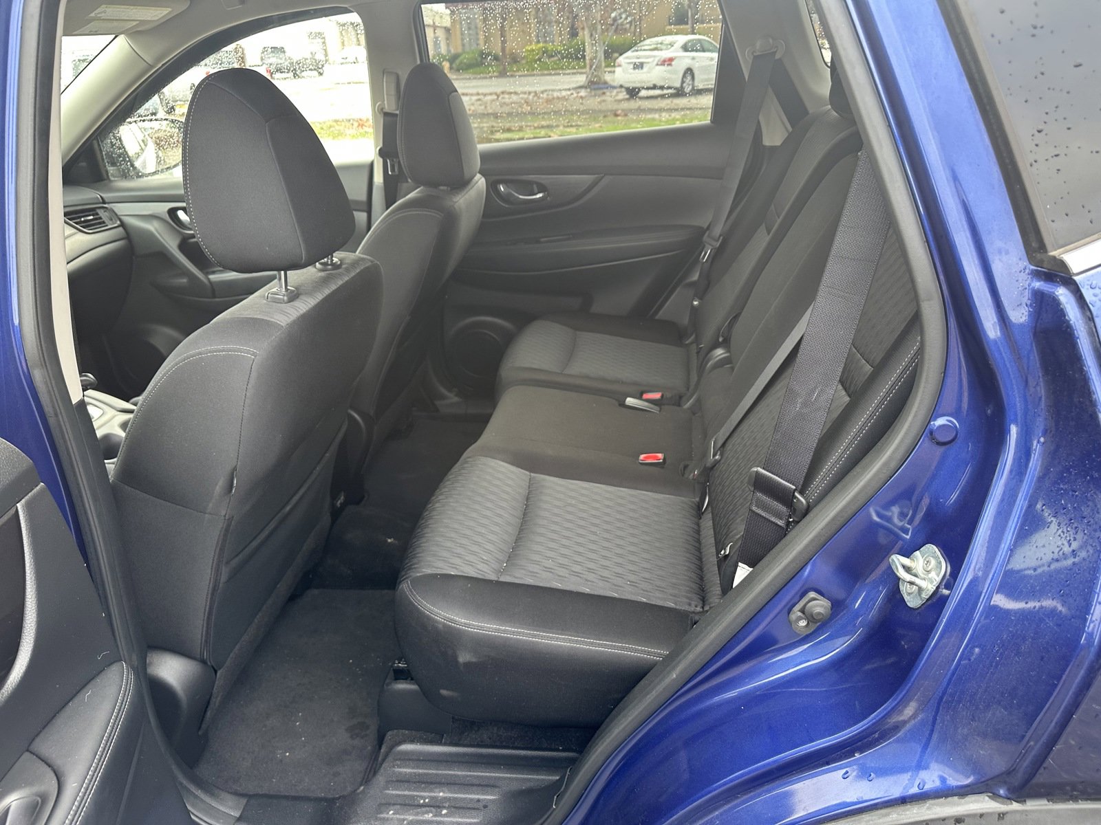 Used 2019 Nissan Rogue SV w/ Premium Package image 16