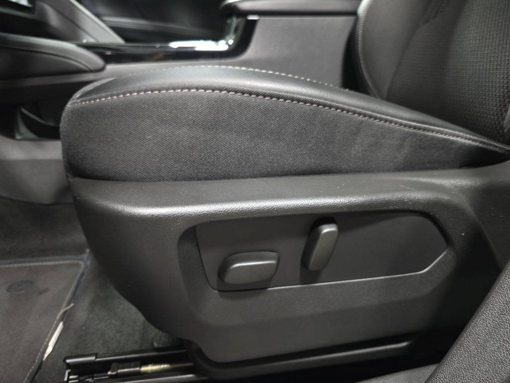 Used 2023 Buick Envision Preferred AWD/4WD image 32