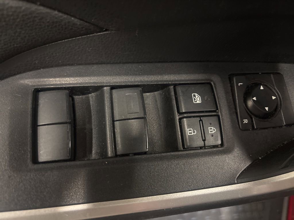 Used 2022 Toyota RAV4 LE image 16
