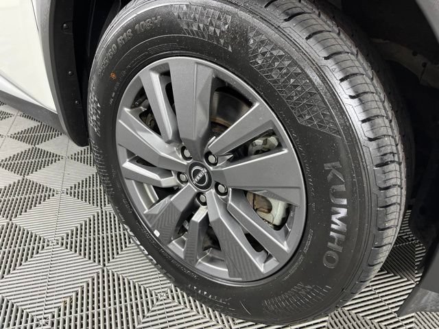 Used 2025 Nissan Pathfinder SV FWD image 16