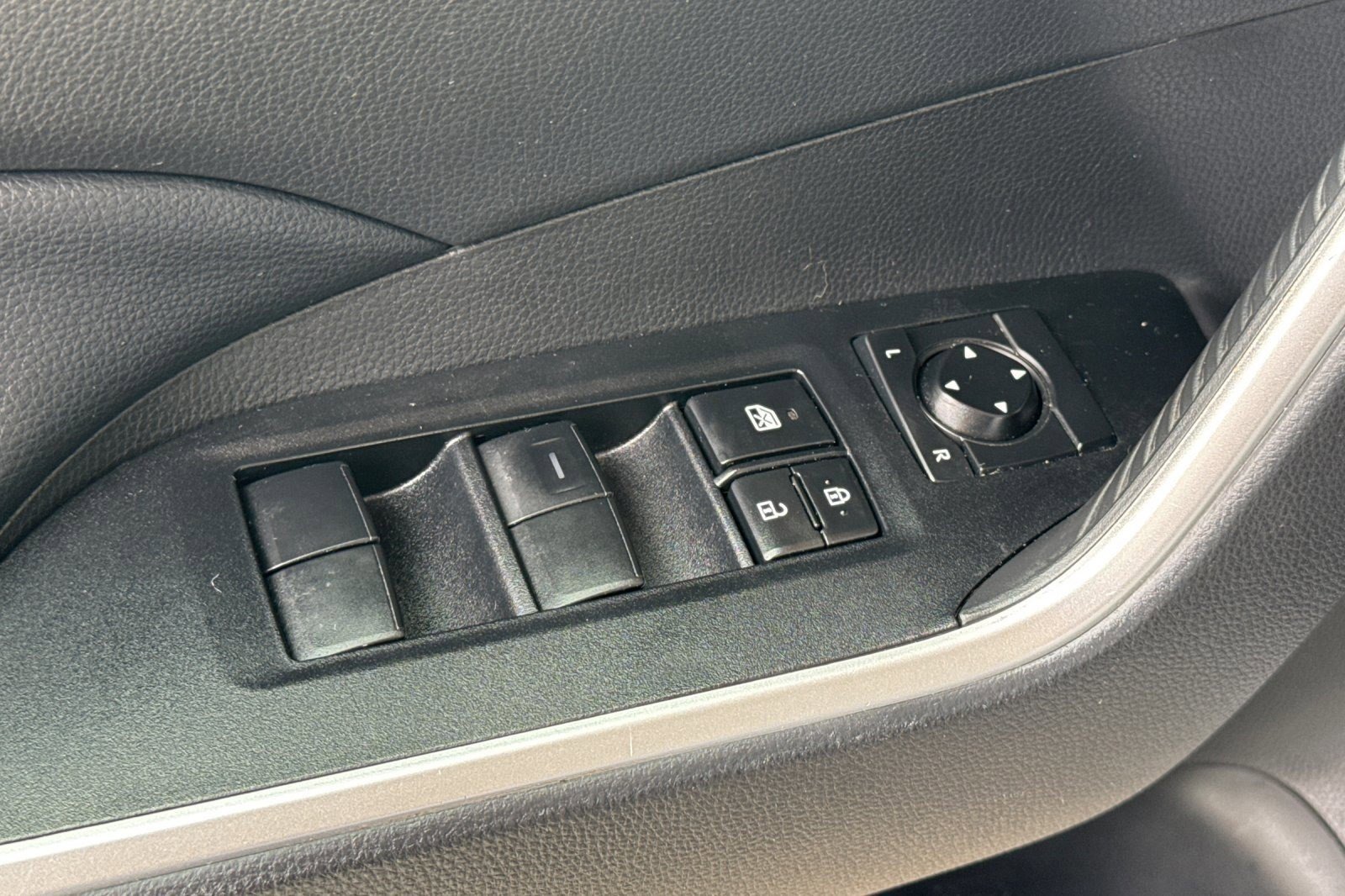 Certified 2021 Toyota RAV4 LE w/ Carpet Mat Package (TMS) FWD image 14
