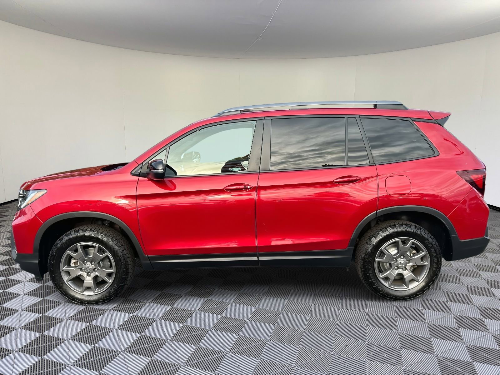 Certified 2024 Honda Passport TrailSport image 7