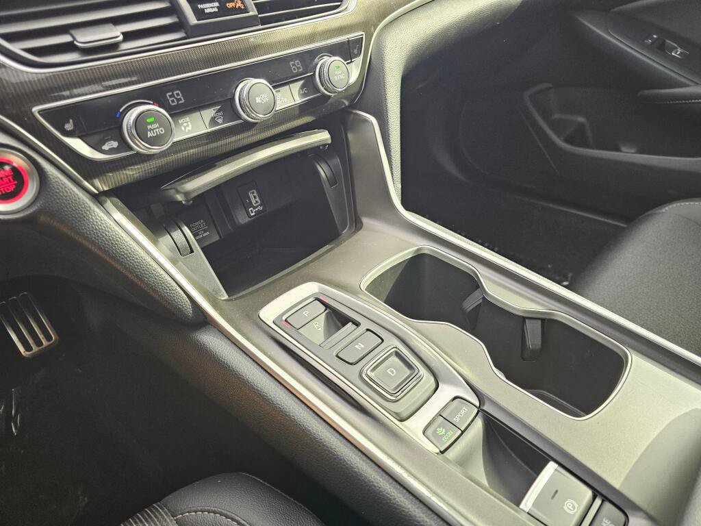 Used 2020 Honda Accord Sport image 29