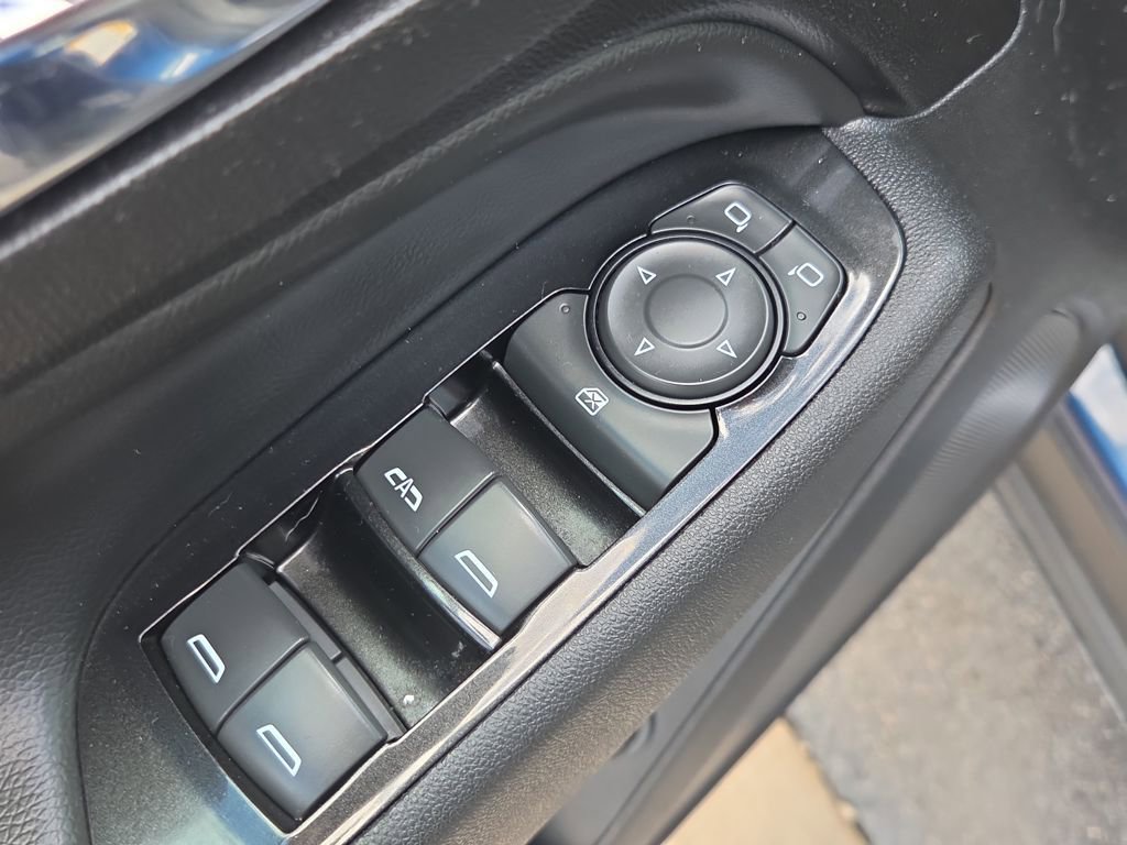 Certified 2023 Chevrolet Equinox Premier w/ LPO, Floor Liner Package image 28