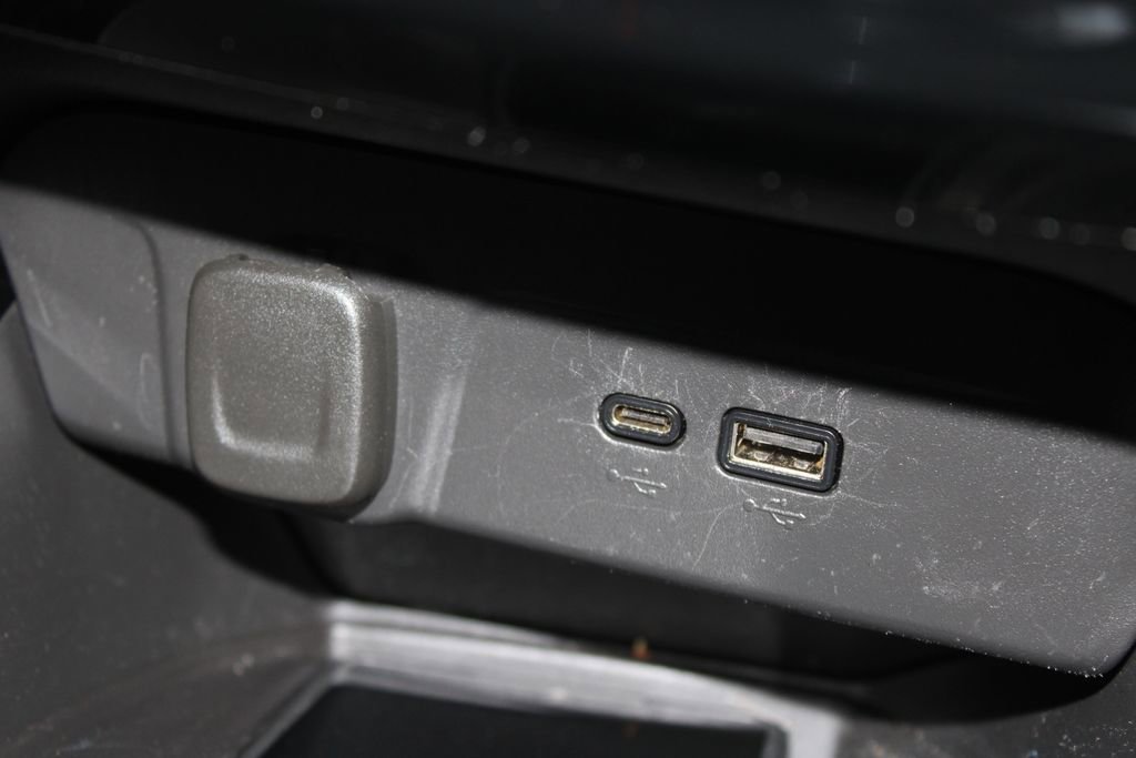 Used 2024 Chevrolet Trax ACTIV w/ Sunroof Package image 28