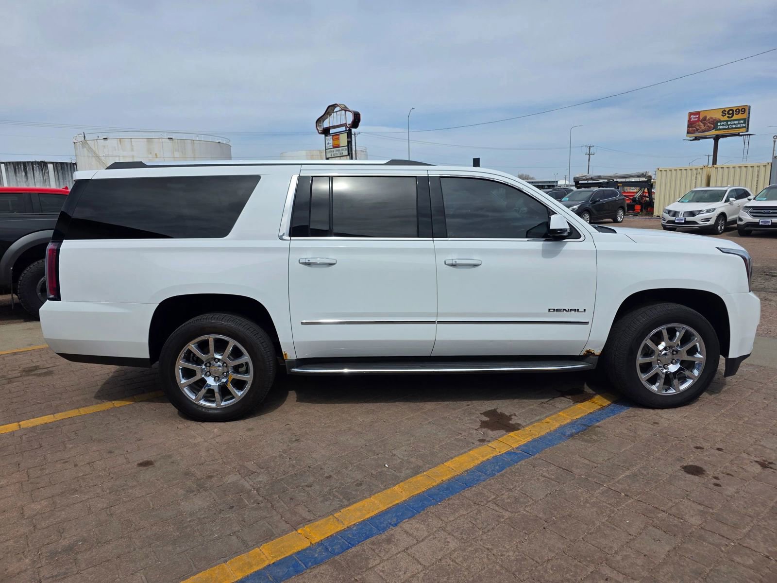 Used 2015 GMC Yukon XL Denali w/ Open Road Package AWD/4WD image 4