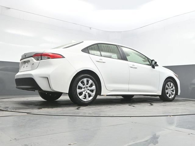 Used 2023 Toyota Corolla LE w/ Carpet Mat Package (TMS) FWD image 40