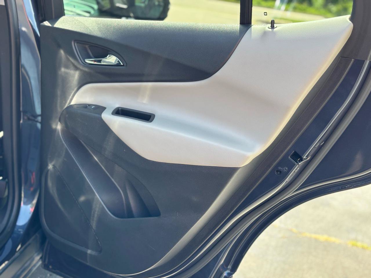 Used 2018 Chevrolet Equinox LT w/ Sun & Infotainment Package FWD image 35