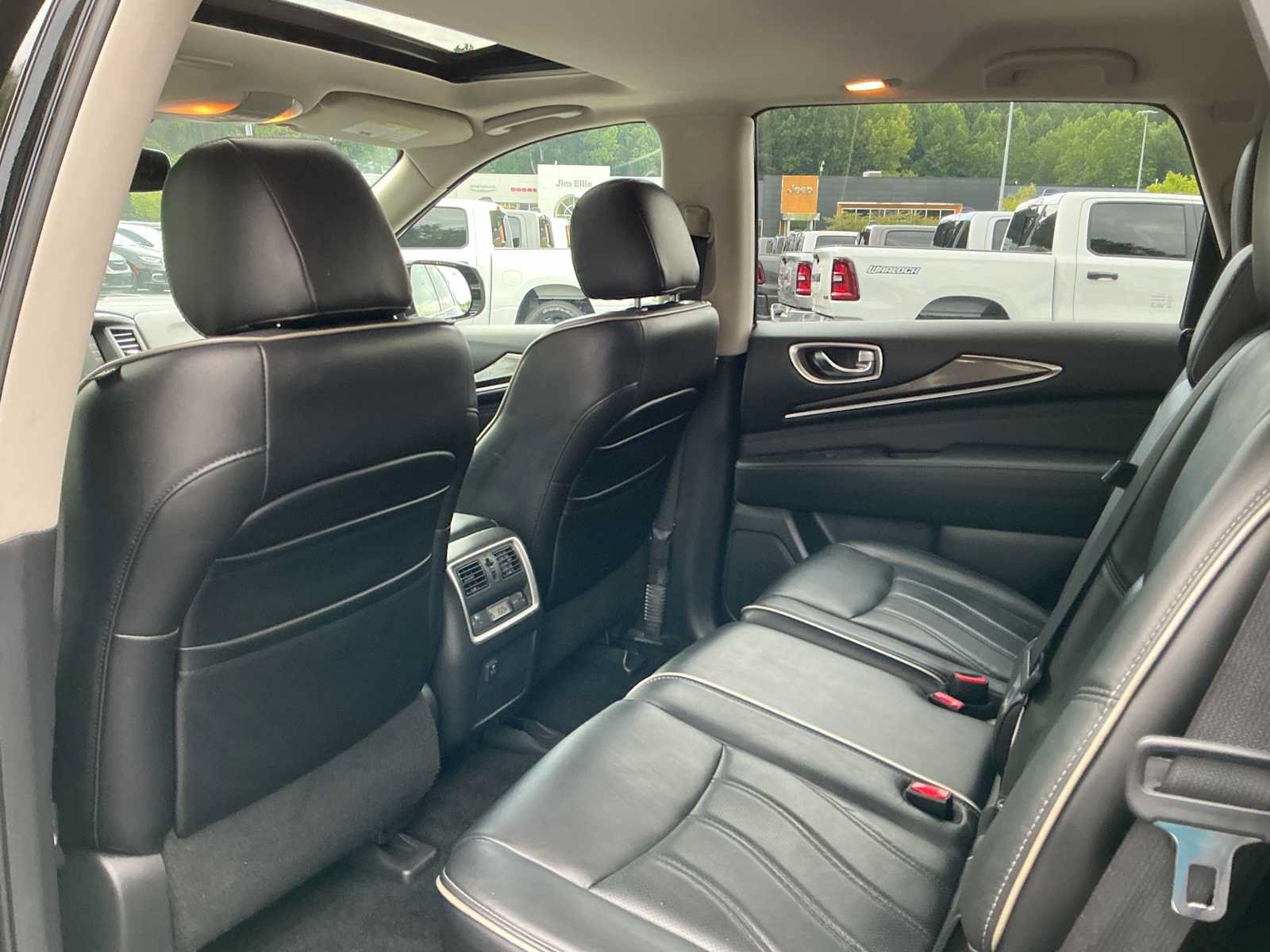 Used 2017 INFINITI QX60 FWD w/ Premium Plus Package image 26