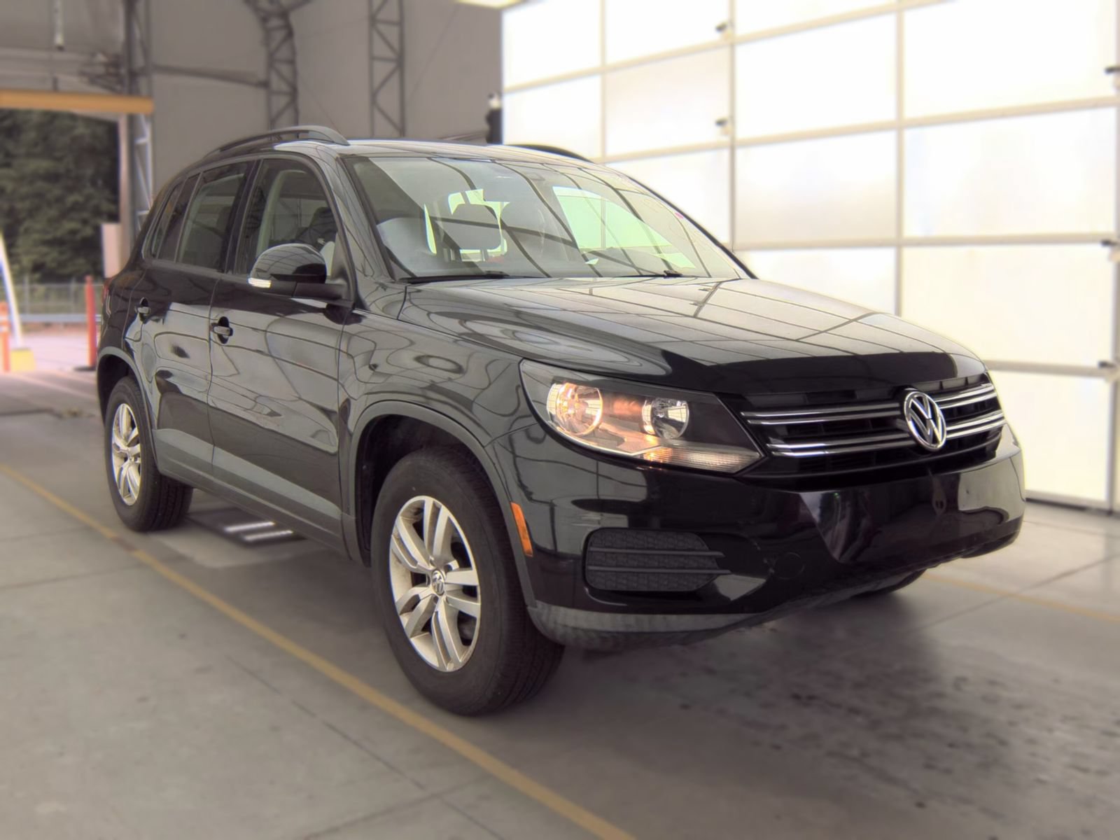 Used 2016 Volkswagen Tiguan S FWD video 2