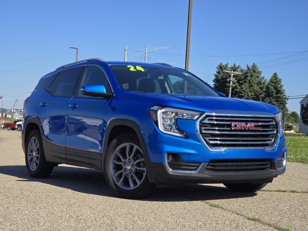 Certified 2024 GMC Terrain SLT FWD image 2