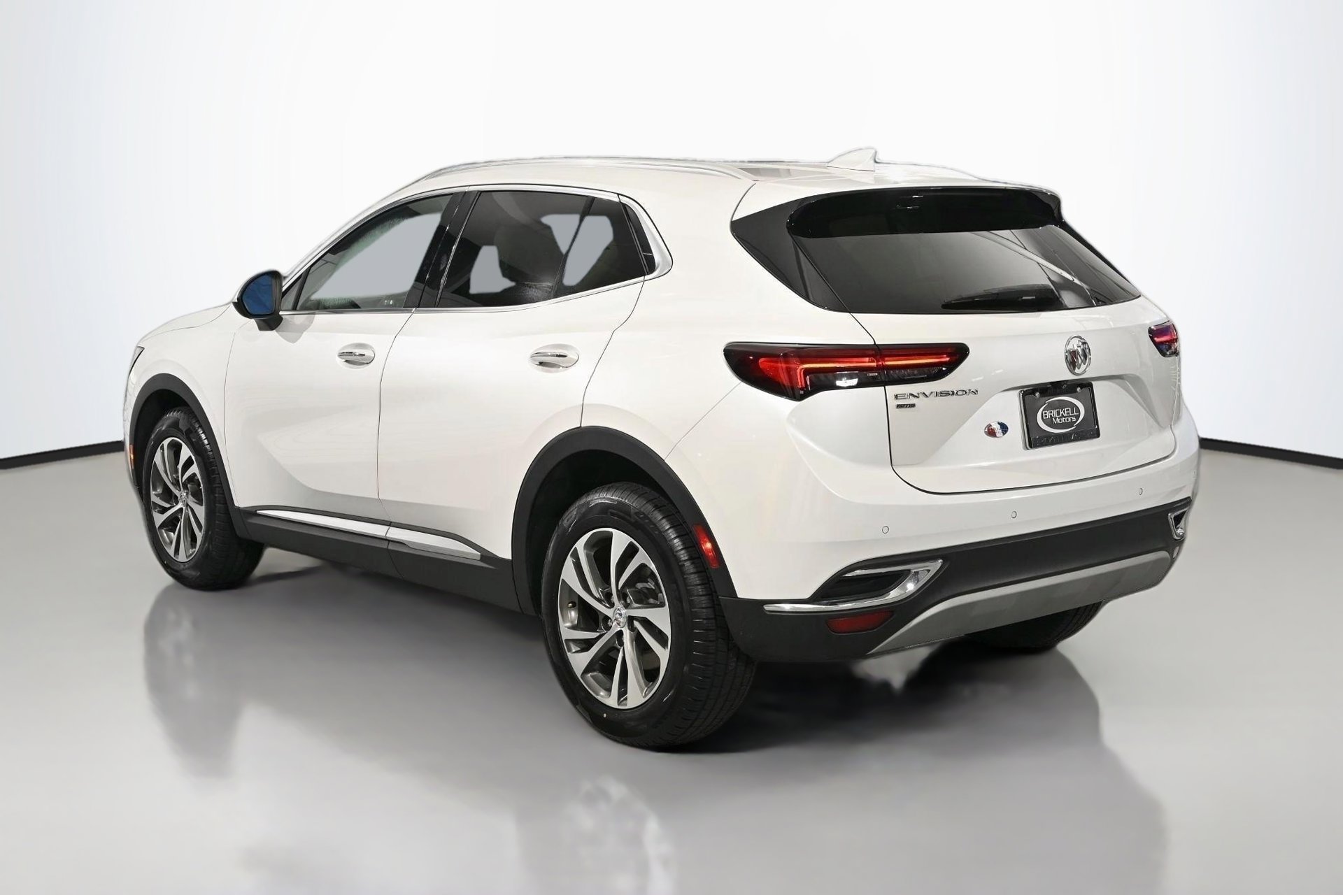 Used 2023 Buick Envision Essence AWD/4WD image 4