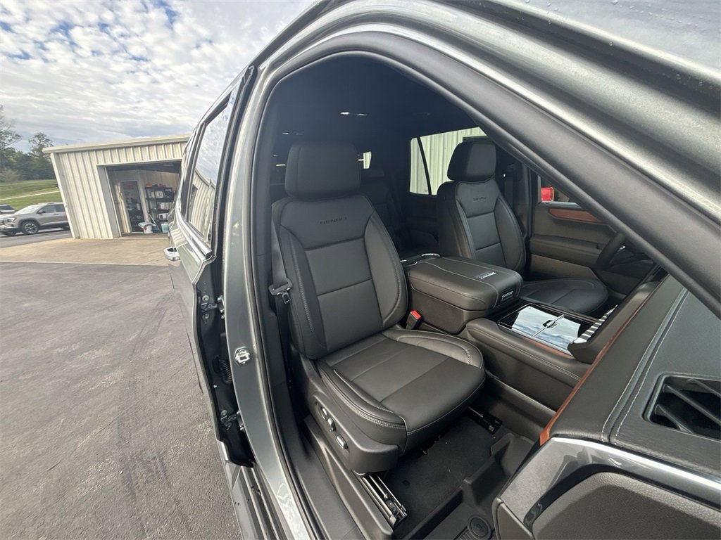 New 2026 GMC Yukon Denali w/ LPO, Floor Liner Package image 31