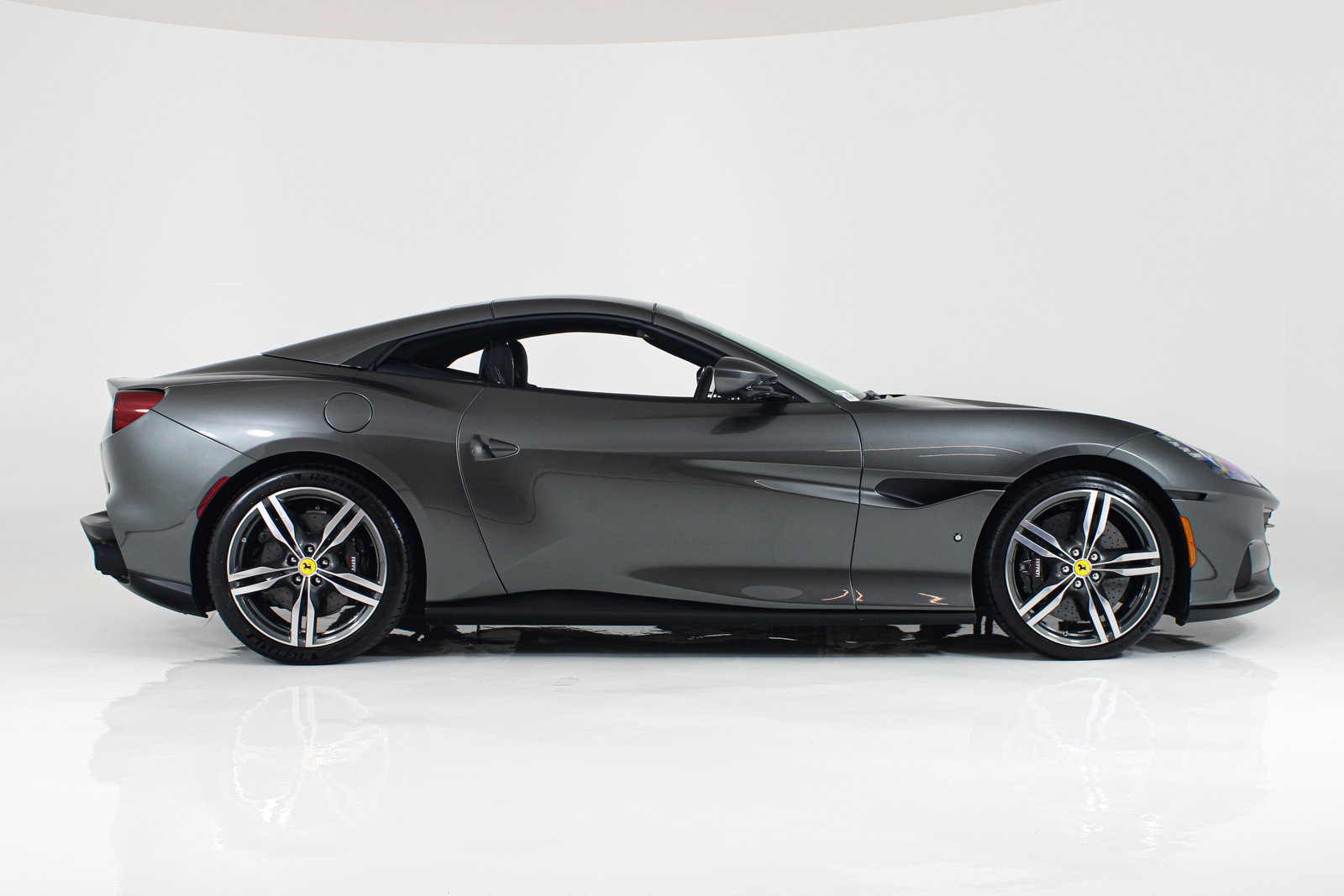 Certified 2023 Ferrari Portofino M RWD image 15