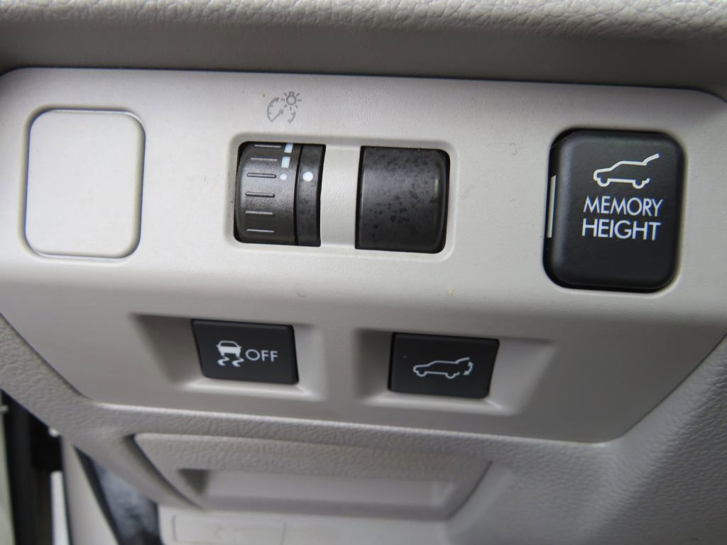 Used 2014 Subaru Forester 2.5i Limited image 24