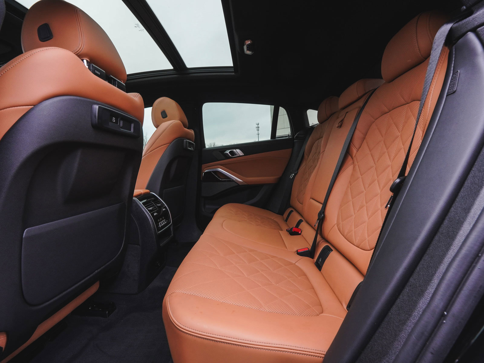 Used 2023 BMW X6 xDrive40i w/ M Sport Package image 29