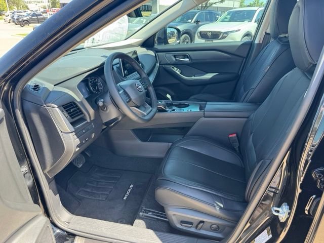 Used 2026 Nissan Rogue Dark Armor FWD image 11