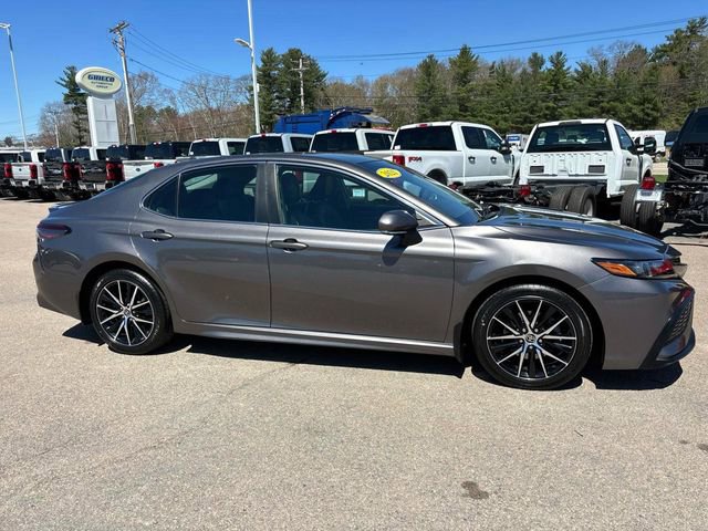 Used 2021 Toyota Camry SE w/ Cold Weather Package FWD image 2