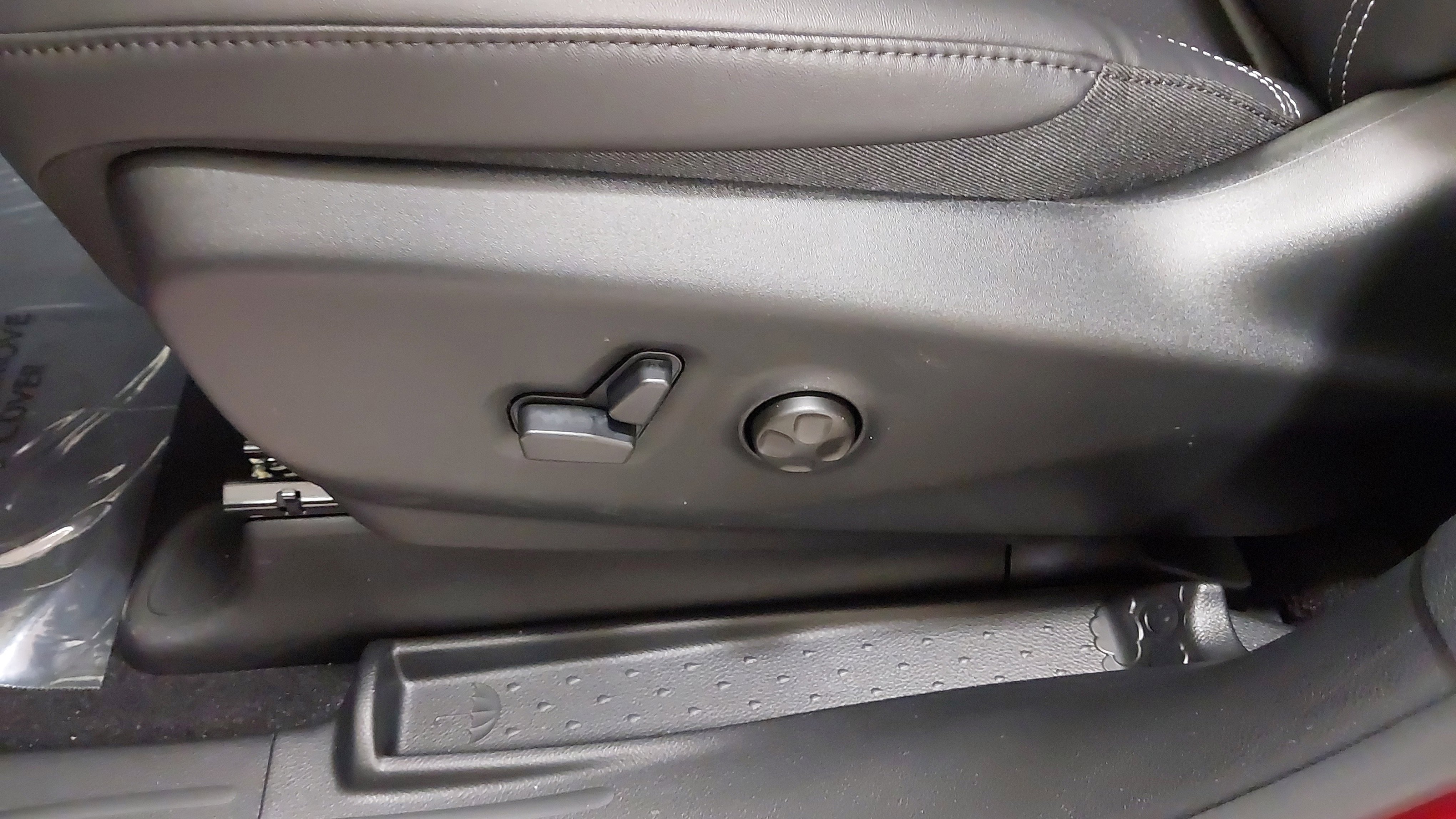 New 2026 Chrysler Pacifica Select FWD image 37