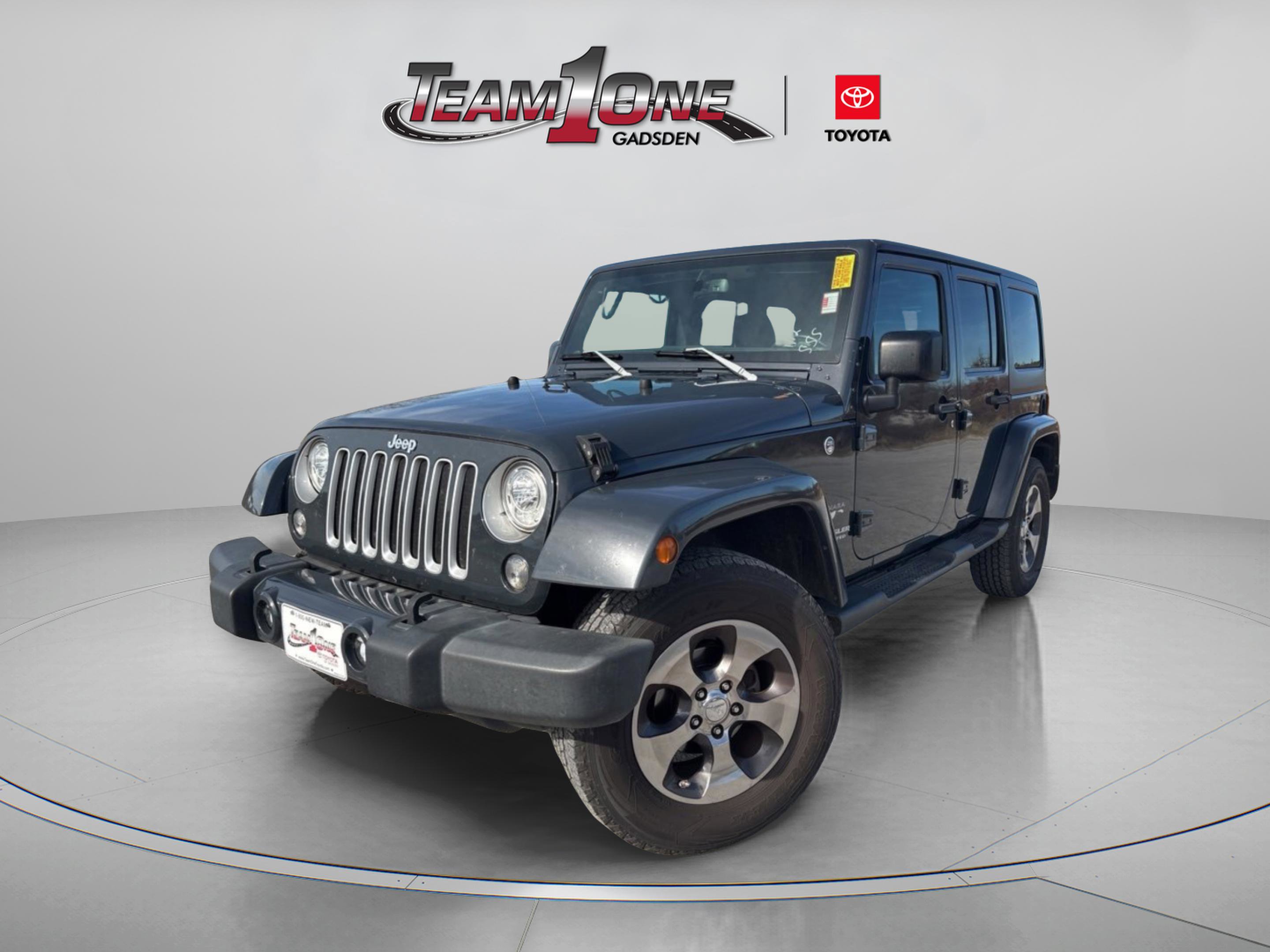 Used 2017 Jeep Wrangler Unlimited Sahara w/ Connectivity Group image 7