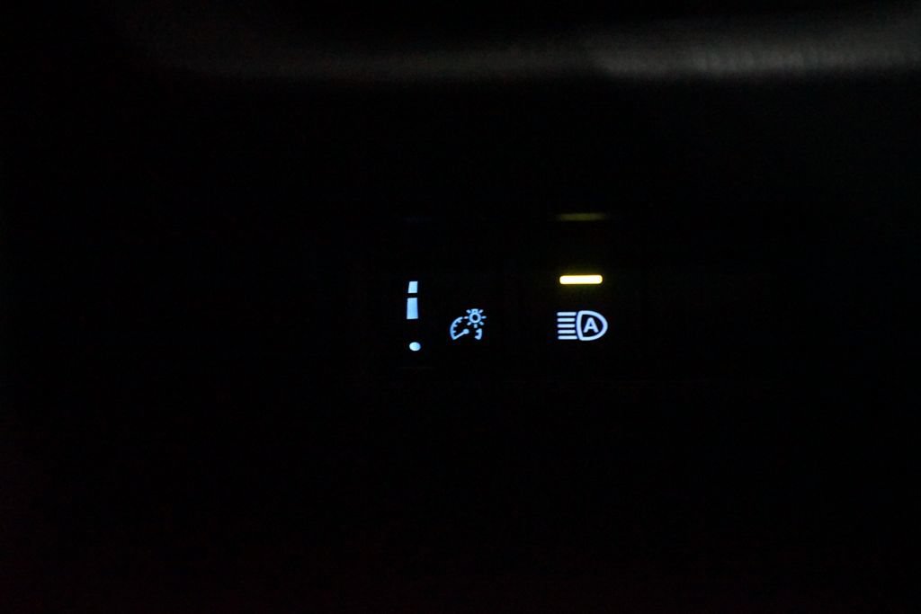 Used 2021 Toyota RAV4 LE FWD image 21