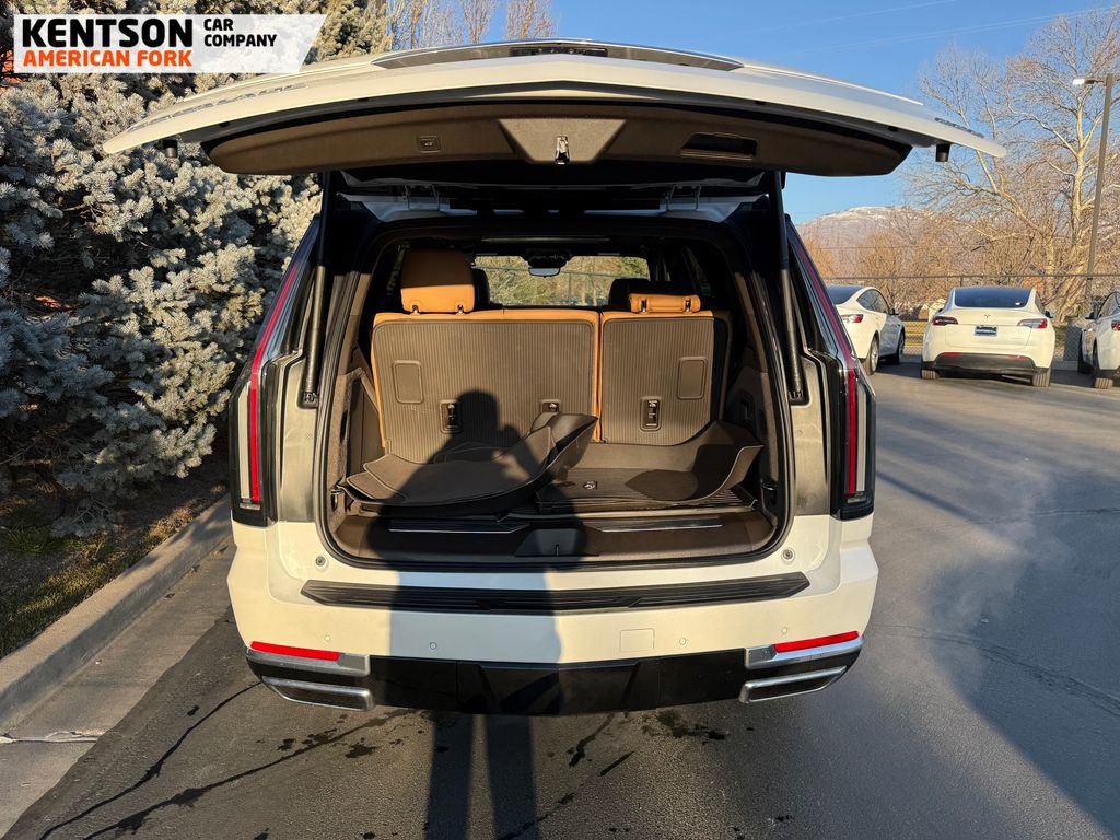 Used 2025 Cadillac Escalade Premium Luxury image 43