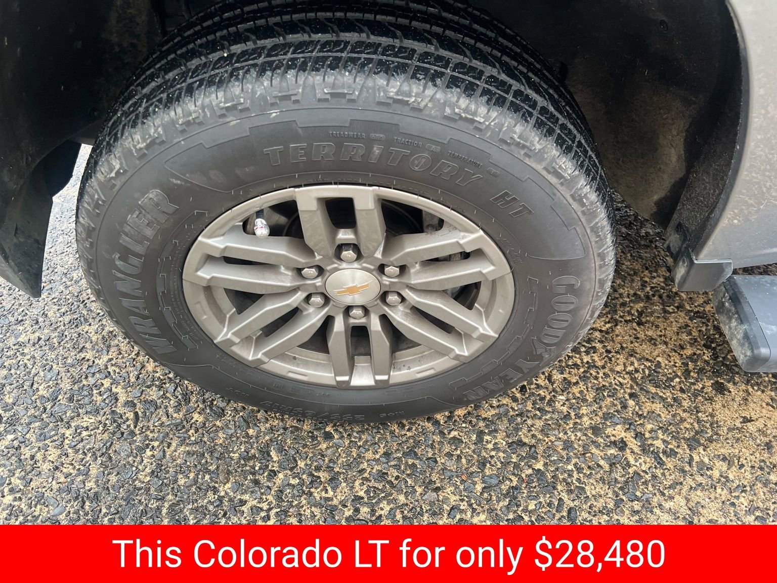 Used 2023 Chevrolet Colorado LT w/ LT Convenience Package II image 26