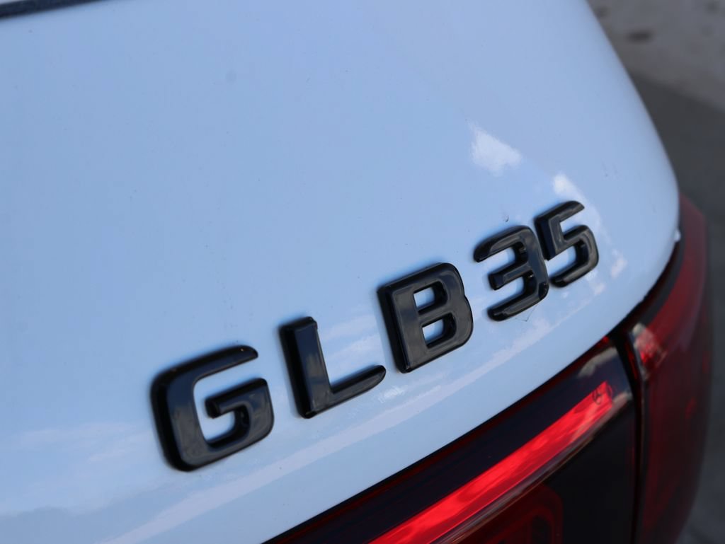 Used 2021 Mercedes-Benz GLB 35 AMG 4MATIC image 35
