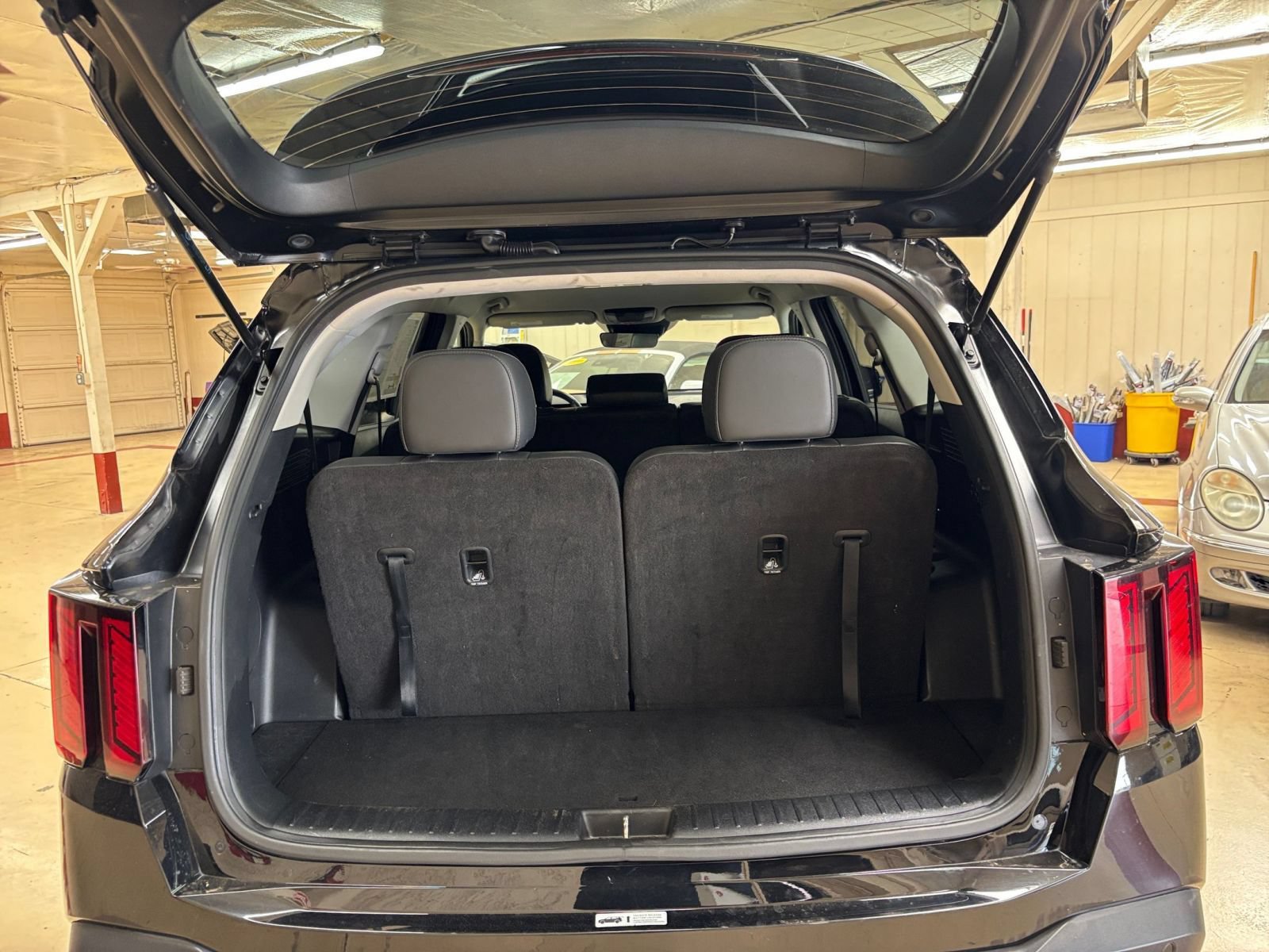 Used 2024 Kia Sorento S FWD image 34